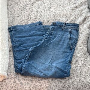 Wide leg cropped blue jeans